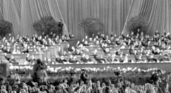 五届全国人大五次会议通过《中华人民共和国宪法》
