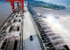 关注：三峡大坝全线建成