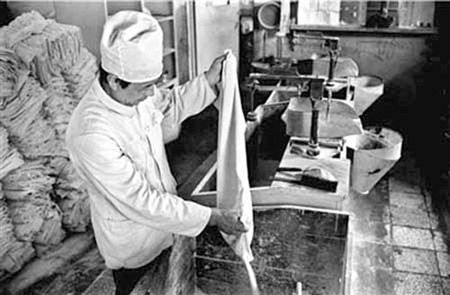 1993年粮票取消：政府资金拮据粮食收购打白条