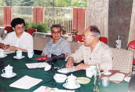 1992年6月1日，中改院顾问杜润生出席中改院在北京举办的“深化农村改革座谈会”