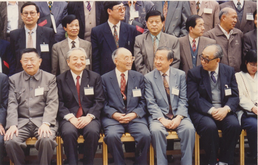 1995年3月21-23日 中国农村经济国际研讨会期间，高尚全、杜润生、贺光辉等领导合影